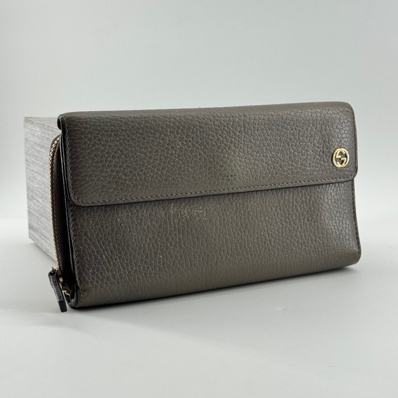 Gucci Wallet - Picture 1 of 9